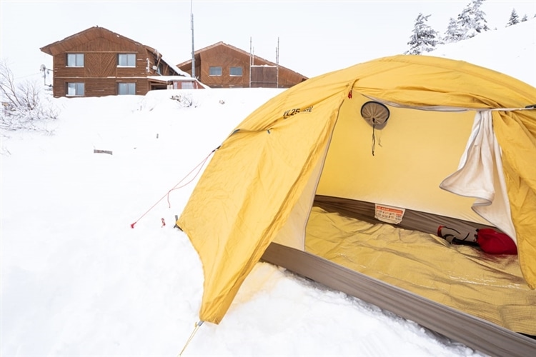 雪中でのテント設営のコツ