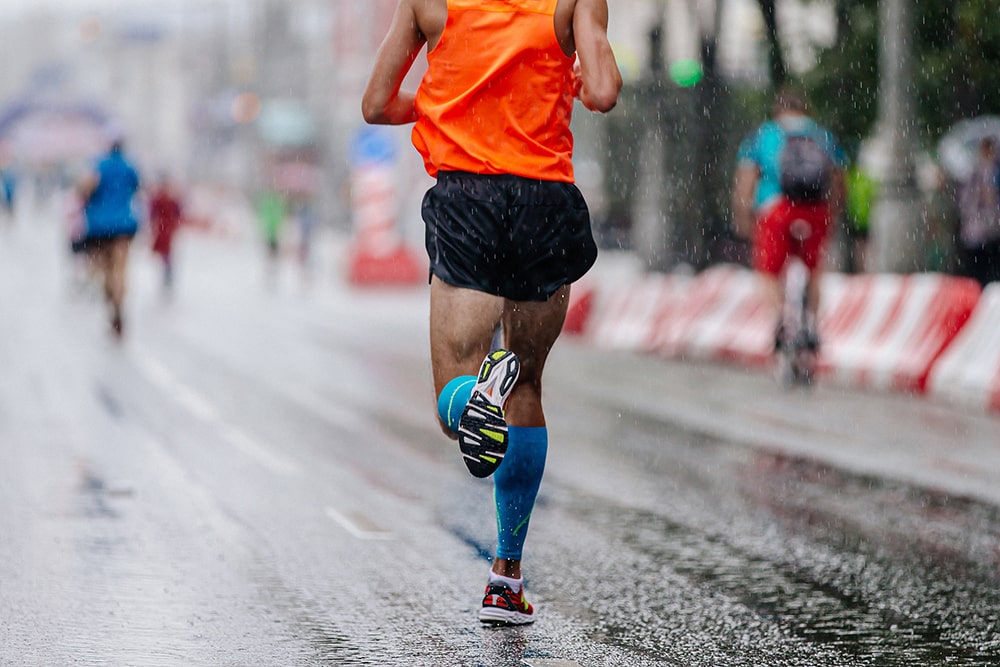 雨の日のマラソン大会で準備したいグッズ