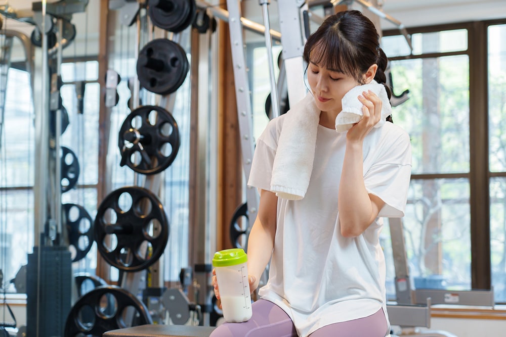 プロテインは運動前後のどちらに摂れば良い？